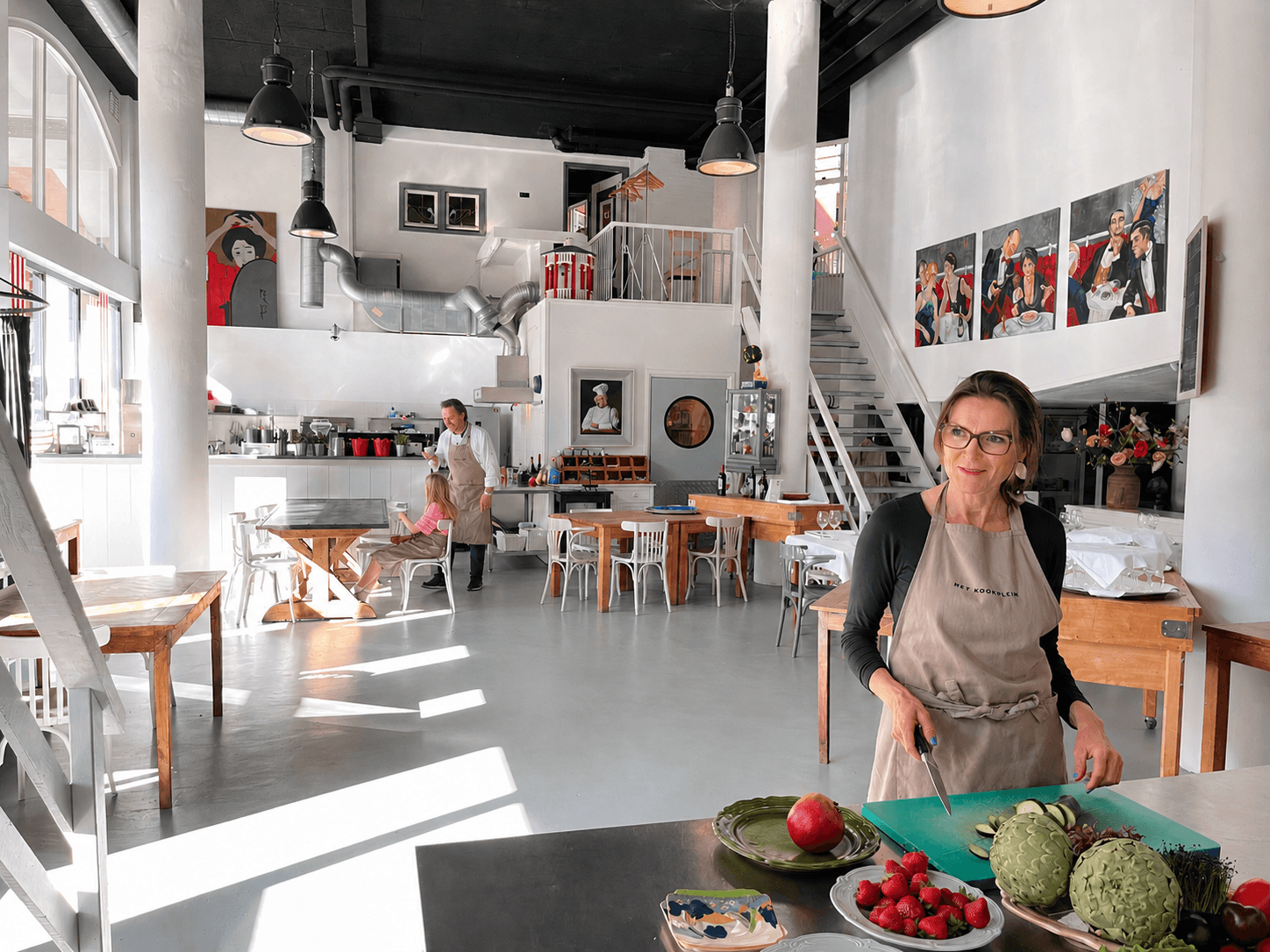Het Kookplein interior with chef Lars and Régine